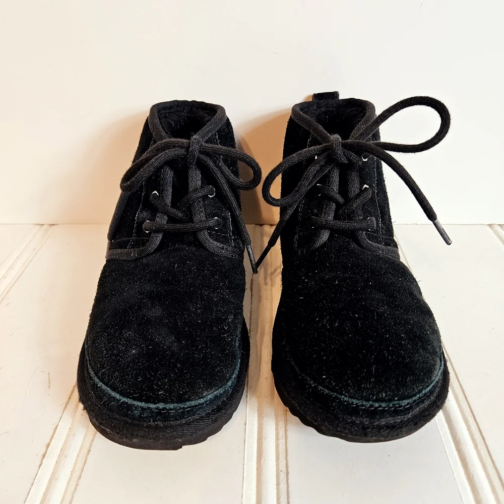 UGG Neumel II Chukka Boots Kids 1 Ankle Suede Wool Lined Lace Up Black Cozy